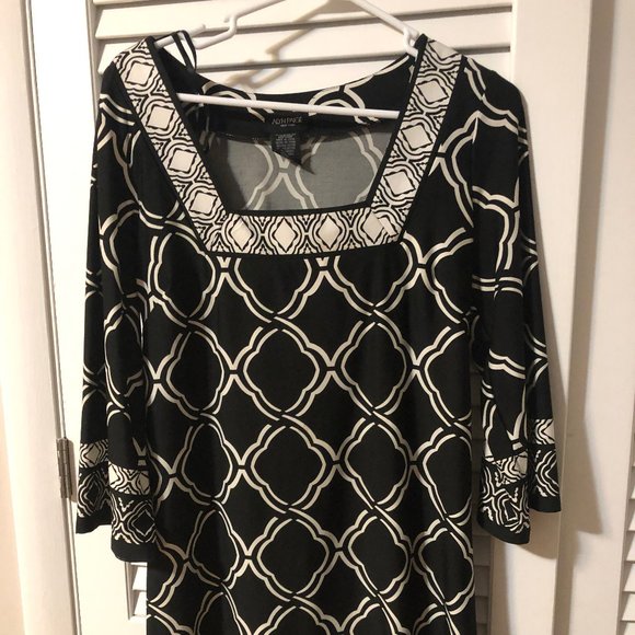 Alyn Dress - Picture 1 of 4